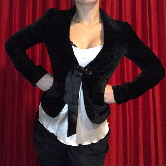 Vintage Black Velvet Blazer - Picture 7 of 7